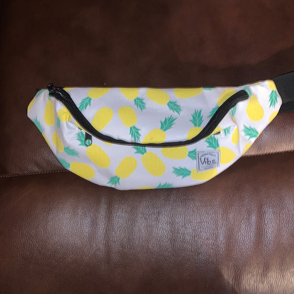 Vibe pineapple print fanny pack